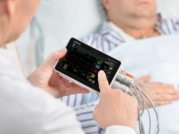 Mindray BeneVision N1 mit EKG (3/5), SpO2, NIBP, Temp, IBP
